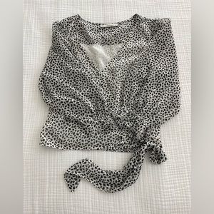 Long sleeve black and white tie up top